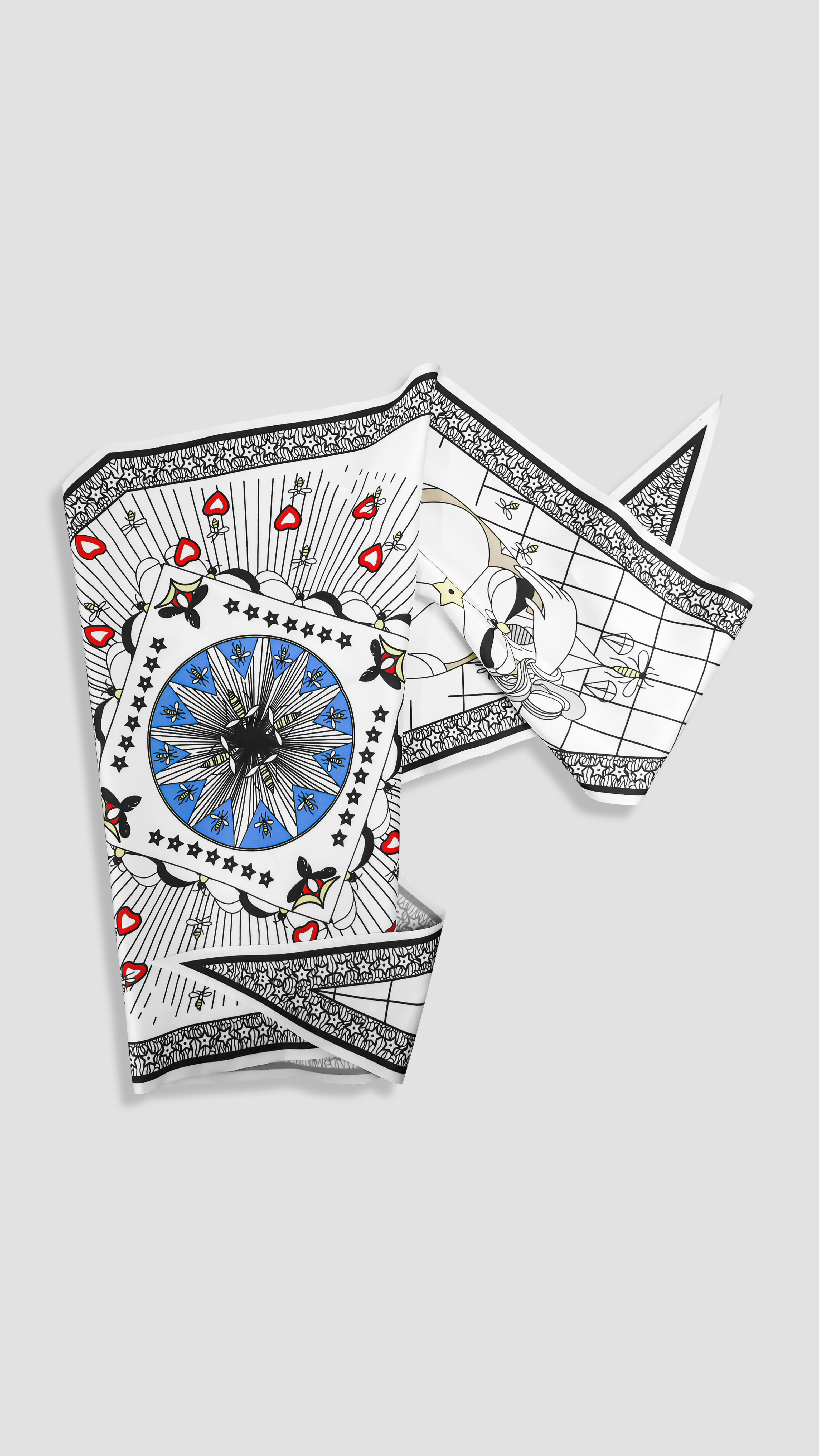 Women's half-sleeve single-knit top featuring a printed satin foulard with a diamond pattern.